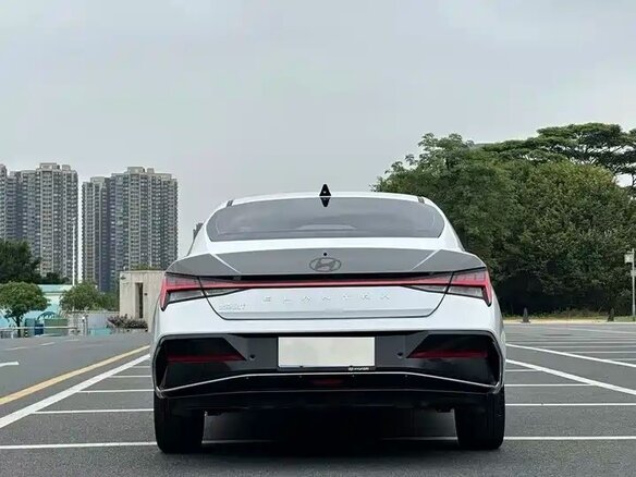 2023 Hyundai Elantra VII (CN7) Рестайлинг, белый - вид 5