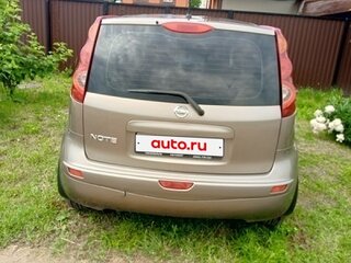 2013 Nissan Note I Рестайлинг, коричневый, 800000 рублей, вид 3