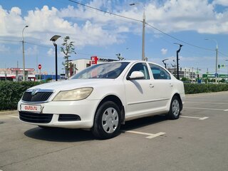 2011 Skoda Octavia II (A5) Рестайлинг, белый, 780000 рублей, вид 2