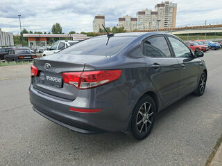 2017 Kia Rio III Рестайлинг, серый, 1074000 рублей, вид 5