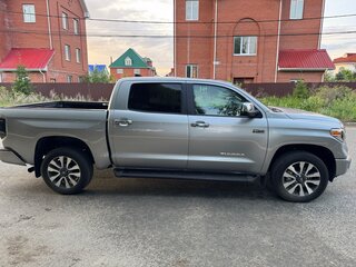 2021 Toyota Tundra CrewMax II Рестайлинг, серый, 8650000 рублей, вид 4