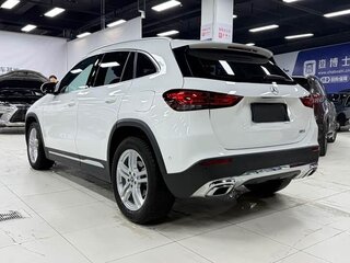 2022 Mercedes-Benz GLA 180 II (H247), белый, 2240000 рублей, вид 4