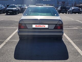 1993 Mercedes-Benz W124 300, серый, 790000 рублей, вид 5
