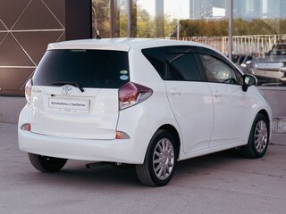 2016 Toyota Ractis II, белый, 940000 рублей, вид 5