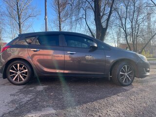 2013 Opel Astra J Рестайлинг, серый, 850000 рублей, вид 3