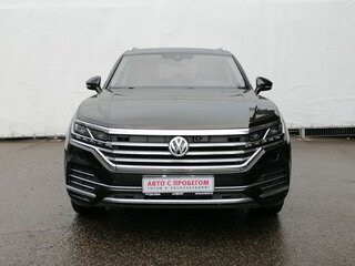 2019 Volkswagen Touareg III, коричневый, 3830000 рублей, вид 2