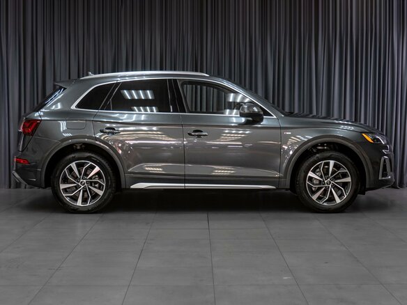 2021 Audi Q5 45 TFSI II (FY) Рестайлинг, серый, 4959000 рублей - вид 4