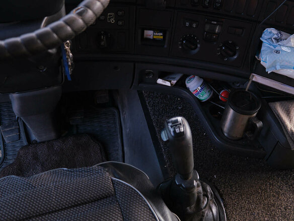 2010 Scania G-series, чёрный, 3000000 рублей - вид 21