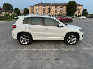 2013 Volkswagen Tiguan I Рестайлинг, белый, 1799000 рублей, вид 2