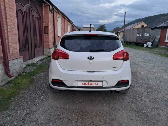 2014 Kia Ceed II, белый, 1000000 рублей - вид 5