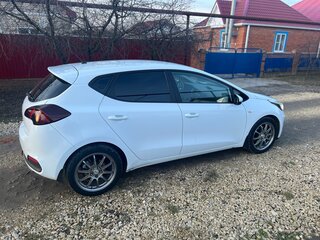 2014 Kia Ceed II, белый, 1100000 рублей, вид 4
