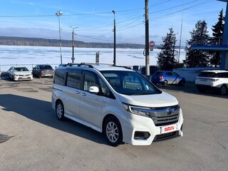2017 Honda Stepwgn Spada V Рестайлинг, белый, 2830000 рублей, вид 2