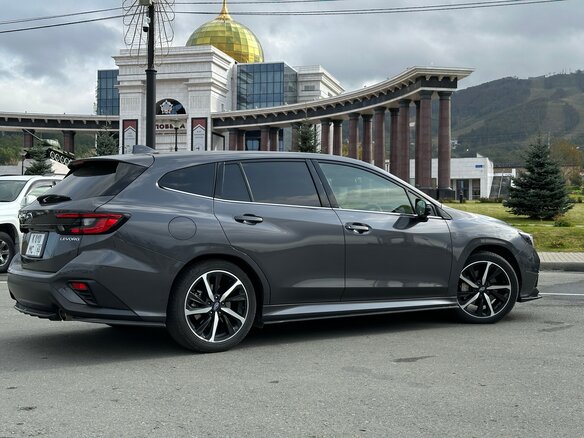 2021 Subaru Levorg II, серый, 2650000 рублей - вид 3