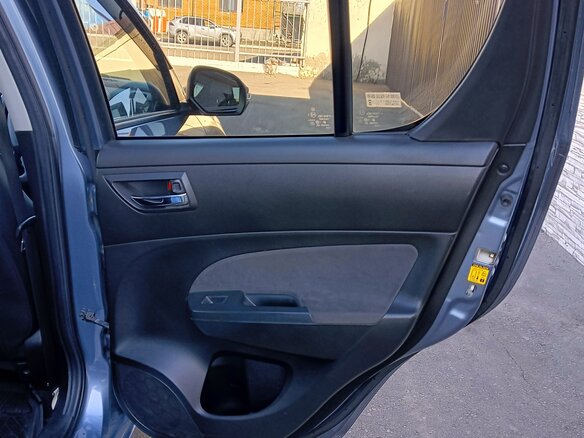 2015 Suzuki Swift IV Рестайлинг, голубой, 930000 рублей - вид 14