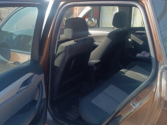2011 BMW X1 18i I (E84), коричневый, 1500000 рублей - вид 16