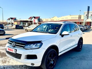 2010 Volkswagen Touareg II, белый, 1800000 рублей, вид 1