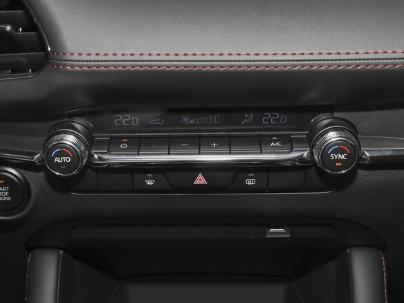 2025 Mazda 3 Axela IV (BP), белый, 3600000 рублей - вид 21