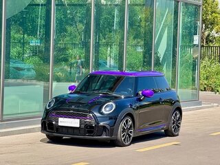 2022 Mini Hatch Cooper III (F55/F56) Рестайлинг 2, чёрный, 2210000 рублей, вид 2