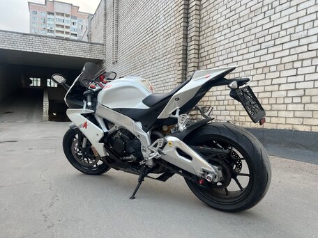 2010 Aprilia RSV4, белый, 799000 рублей, вид 3