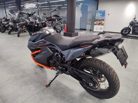 2022 KTM 890 Adventure, серый, 1099000 рублей, вид 5