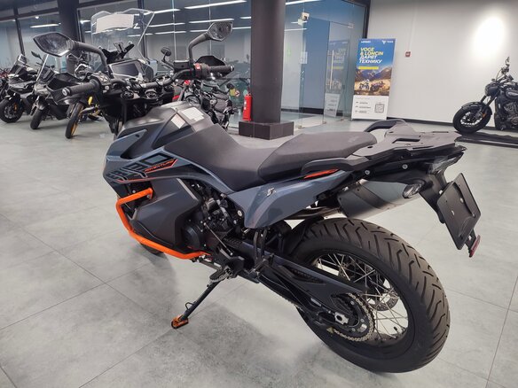 2022 KTM 890 Adventure, серый, 1099000 рублей - вид 4