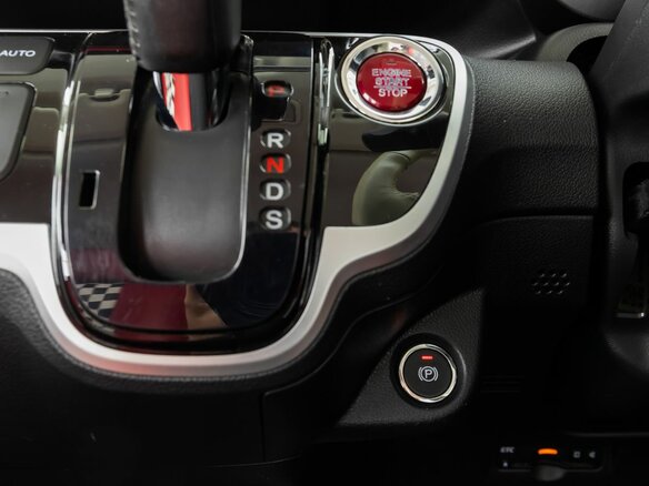 2016 Honda N-BOX Slash I, белый, 899000 рублей - вид 20