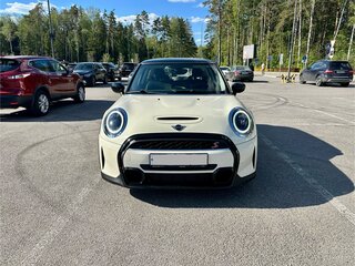2021 Mini Hatch Cooper S III (F55/F56) Рестайлинг 2, белый, 3299000 рублей, вид 2