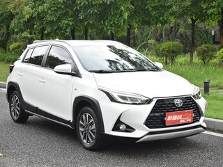 2023 Toyota Yaris L XP150 Рестайлинг, белый, 1180000 рублей, вид 3
