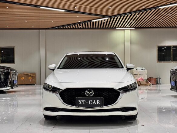 2022 Mazda 3 Axela IV (BP), белый - вид 1