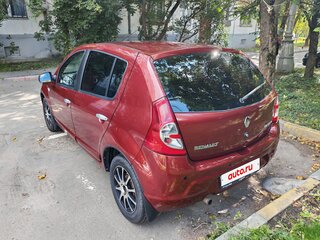 2011 Renault Sandero I, красный, 680000 рублей, вид 4