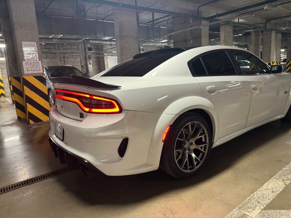 2019 Dodge Charger R__T VII (LD) Рестайлинг, белый, 4200000 рублей - вид 9