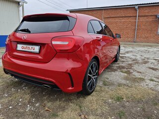 2015 Mercedes-Benz A-Класс 250 III (W176), красный, 2000000 рублей, вид 4