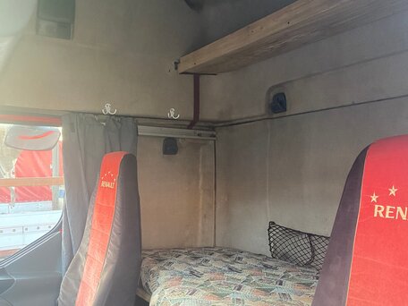 2003 Renault Premium, красный, 700000 рублей, вид 4