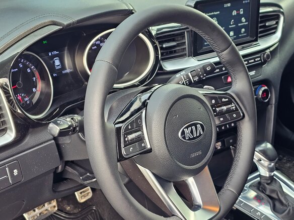 2018 Kia Ceed III, чёрный, 1600000 рублей - вид 15