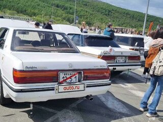 1990 Toyota Crown VIII (S130), белый, 600000 рублей, вид 4