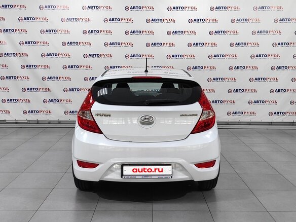 2014 Hyundai Solaris I, белый, 1200000 рублей - вид 4