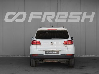 2016 Volkswagen Tiguan I Рестайлинг, белый, 1930000 рублей, вид 4