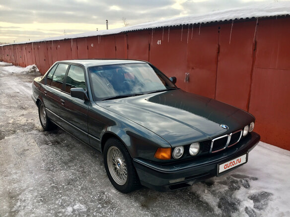 1990 BMW 7 серии 750i II (E32), серый - вид 10