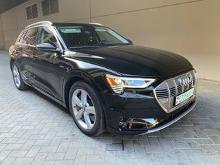 2019 Audi e-tron 50 I, чёрный, 2240000 рублей, вид 1