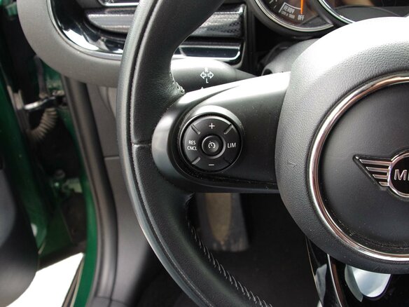 2020 Mini Clubman Cooper II Рестайлинг, зелёный, 2540000 рублей - вид 11