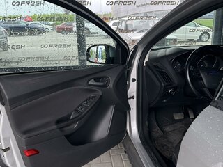 2017 Ford Focus III Рестайлинг, серебристый, 1250000 рублей, вид 4