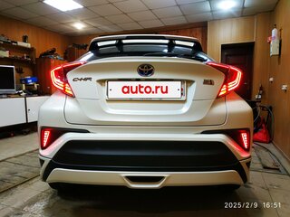 2017 Toyota C-HR I, белый, 2100000 рублей, вид 3