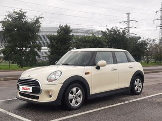2015 Mini Hatch Cooper III (F55/F56), белый, 720000 рублей, вид 1