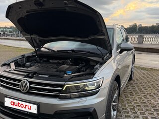2018 Volkswagen Tiguan II, серый, 2620000 рублей, вид 2
