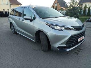 2020 Toyota Sienna IV, серебристый, 2750000 рублей, вид 1