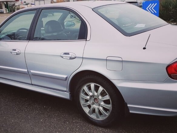 2006 Hyundai Sonata ТагАЗ IV (EF) Рестайлинг, серебристый, 400000 рублей - вид 1