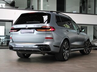 2025 BMW X7 M60i I (G07) Рестайлинг, серый, 23730000 рублей, вид 4