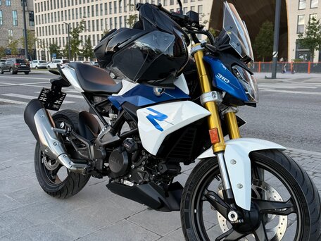 2021 BMW G 310 R, белый, 595000 рублей, вид 2