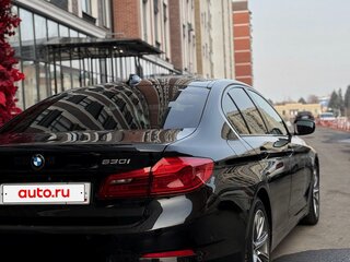2019 BMW 5 серии 530i xDrive VII (G30/G31/G38), чёрный, 4300000 рублей, вид 4