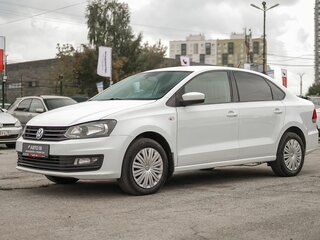 2017 Volkswagen Polo V Рестайлинг, белый, 899000 рублей, вид 2